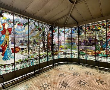 Vidrieras modernistas en el Señorío de Bértiz
